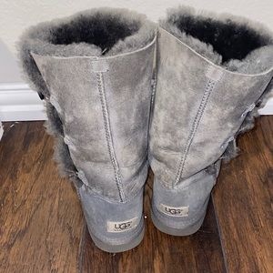Ugg boots (grey; kids size 5, fits a women’s size 7)